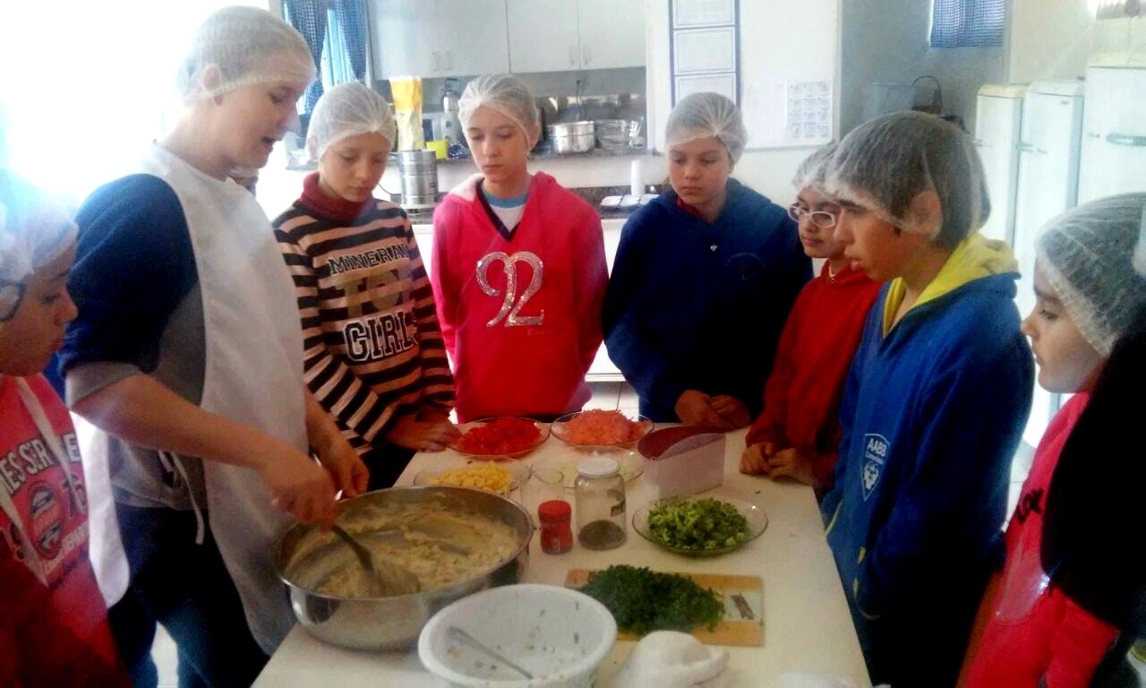 A importância das aulas de culinária nas escolas
