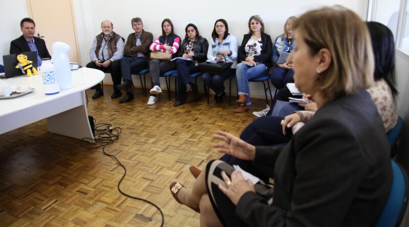 O Programa “A União Faz a Vida” do banco SICREDI deverá ser implantado em Capinzal. O objetivo do programa é construir e vivenciar atitudes e valores de cooperação e cidadania, por meio de práticas de educação cooperativa, contribuindo na educação integra