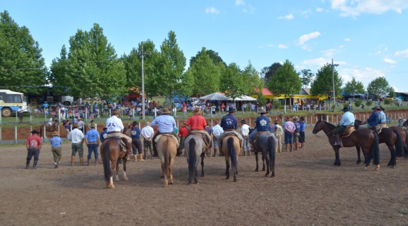 O Parque Municipal de Rodeios, localizado no Parque de Exposições Domingos Pellizzaro, em Engenho Novo, recebeu um grande público entre os dias 08 e 10 de dezembro para o III Rodeio da Integração Gaúcha de Capinzal.