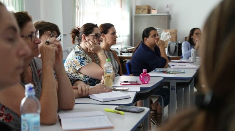 O objetivo foi orientar sobre a função do coordenador dentro da escola e seu compromisso com a qualidade de ensino.