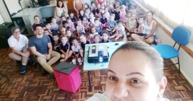A atividade contou com a participação de aproximadamente 170 crianças em idade Pré-Escolar da Escola de Educação Básica Bernardo Moro Sobrinho, da Vila Sete de Julho.