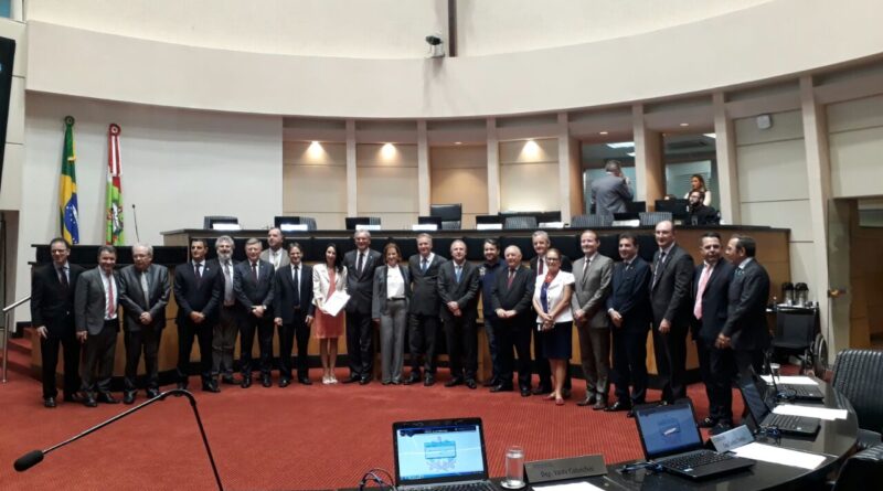 A 8ª Semana Pedagógica Mater Dolorum “Competências Globais para um Ensino Inovador e Integral” foi lançada na última quarta-feira, dia 25, na Assembleia Legislativa do Estado de Santa Catarina (ALESC), em Florianópolis, a convite do Deputado Estadual Césa