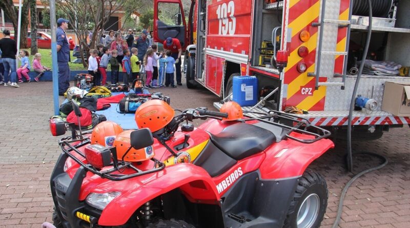 A programação alusiva a Semana da Pátria teve sequencia na tarde desta terça-feira, dia 04, em Capinzal.