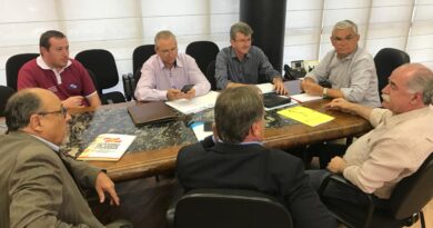 Além do prefeito de Capinzal, participam também do encontro o prefeito de Lacerdópolis, Sérgio Luiz Calegari e o prefeito de Zortéa, Alcides Mantovani.