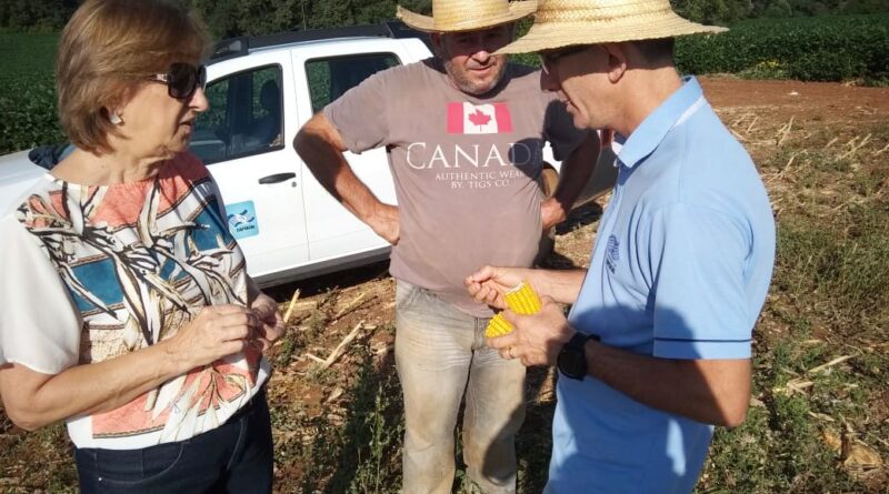 A prefeita em exercício de Capinzal, Noemia Bonamigo Pizzamiglio acompanhou in loco nesta semana o trabalho desenvolvido pelas Secretarias da Saúde e da Agricultura e Meio Ambiente.